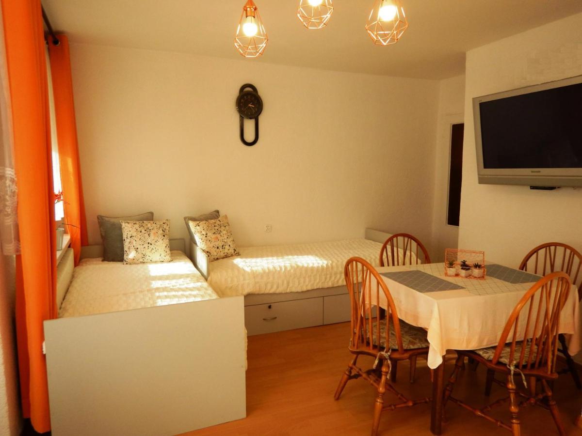 Apartament Piastowska Apartment Kamienna Gora Bagian luar foto
