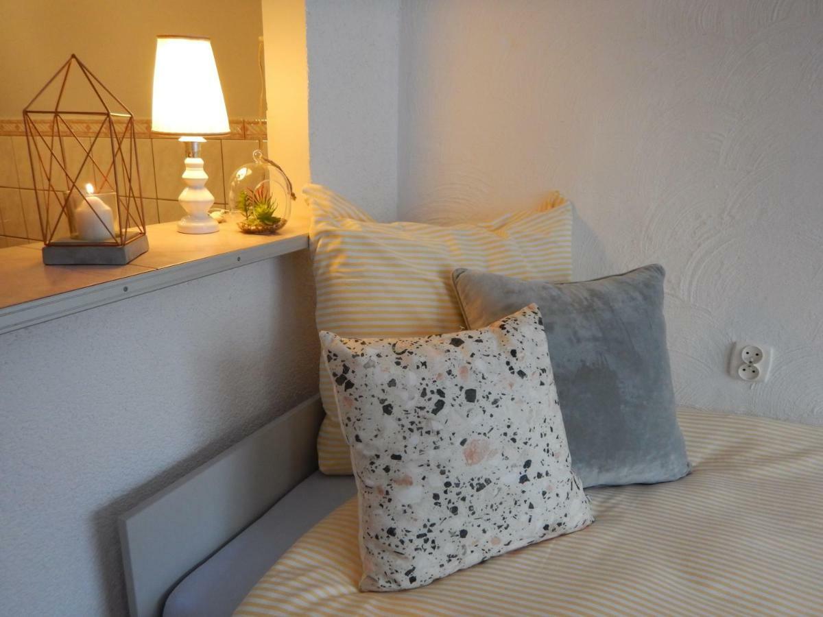 Apartament Piastowska Apartment Kamienna Gora Bagian luar foto