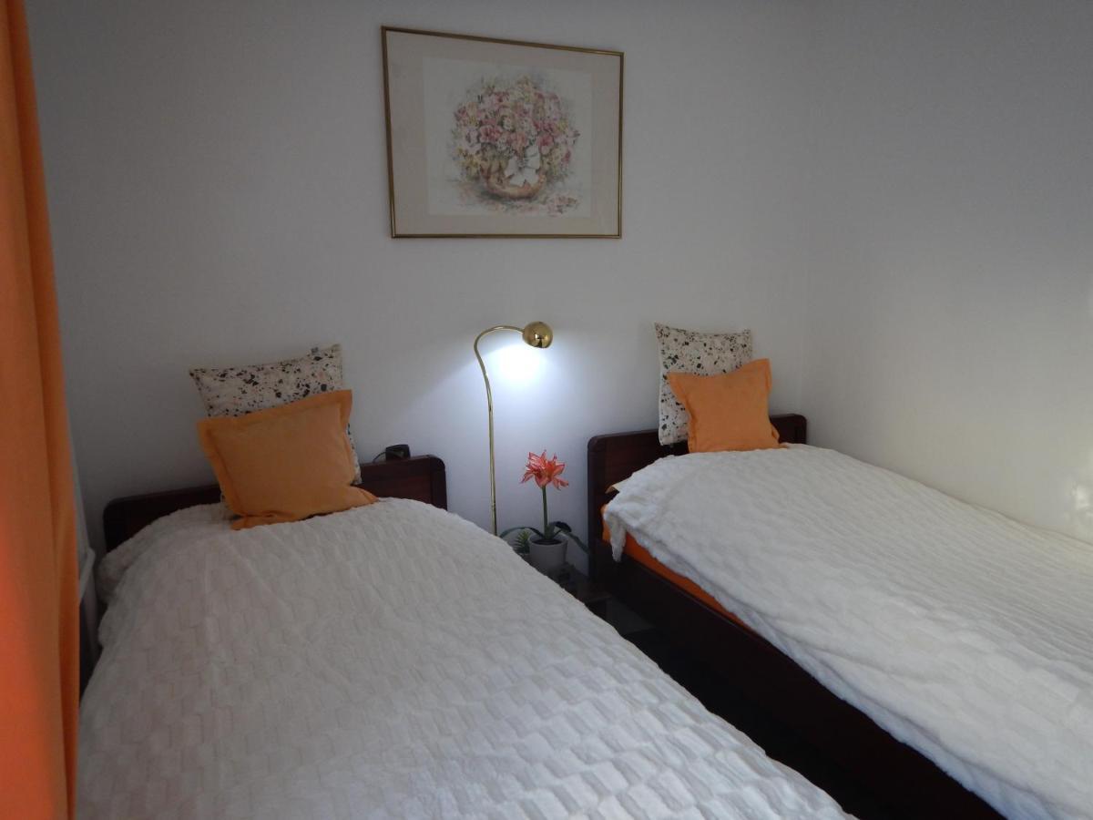 Apartament Piastowska Apartment Kamienna Gora Bagian luar foto